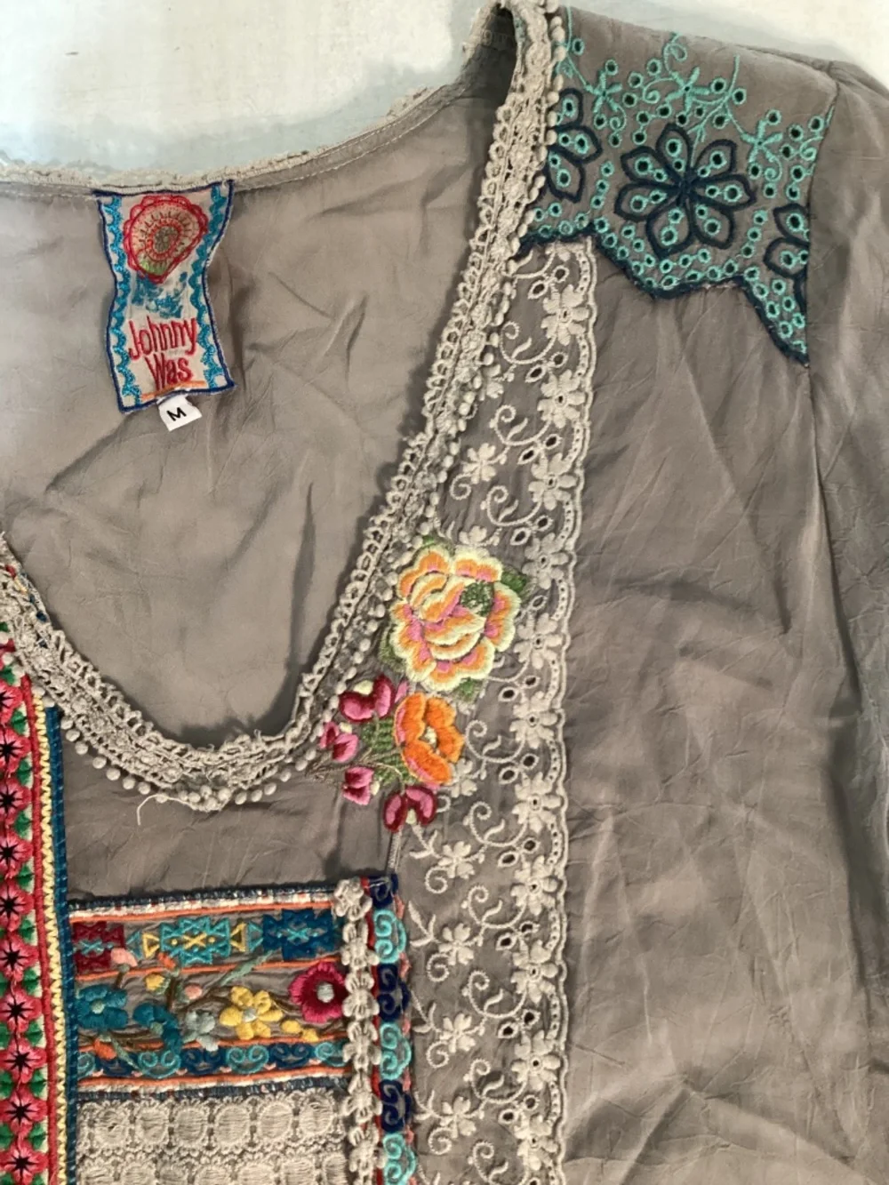 Johnny Was Boho Embroidered Tunic Top Gray Multicolor Rayon Size M - Picture 5 of 12